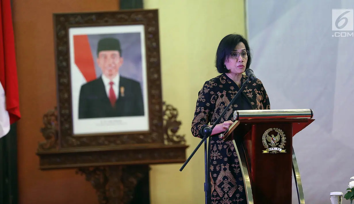 Menkeu Sri Mulyani memberi sambutan pada Seminar Nasional Nota Keuangan RAPBN 2020 : Mengawal Akuntabilitas Penerimaan Negara di Kompleks Parlemen MPR/DPR-DPD, Senayan, Jakarta, Rabu (21/8/2019). Sri Mulyani menjelaskan kondisi ekonomi global diselimuti awan hitam. (Liputan6.com/Johan Tallo)