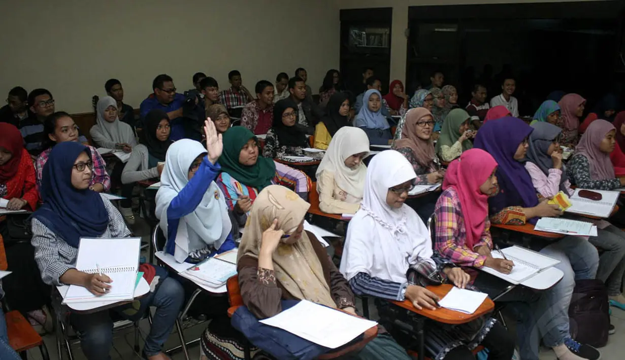 Dengan aturan yang baru itu, ancaman DO karena tidak lekas lulus akan semakin mepet, Jakarta, (17/9/14). (Liputan6.com/Faizal Fanani)