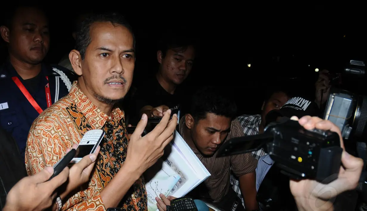 Pengunduran diri Anggito Abimanyu terkait korupsi dana haji yang menjerat mantan Menteri Agama Suryadharma Ali, Jumat (30/5/14). (Liputan6.com/Helmi Fithriansyah)