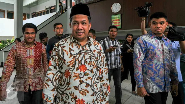 20160503-Fahri Hamzah Lakukan Mediasi dengan PKS di PN Jaksel-Jakarta