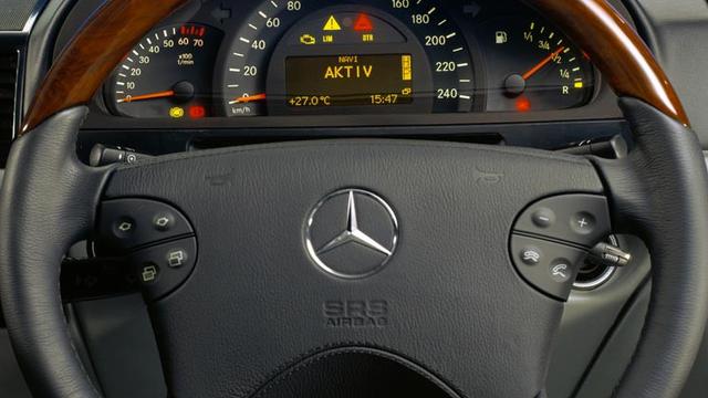 Airbag pada mobil Mercedes-Benz dikabarkan tidak bekerja dengan maksimal