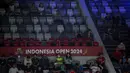 Pemandangan sepi tribune Istora Senayan, Jakarta, Kamis (06/06/2024) saat babak 16 besar Indonesia Open 2024. (Bola.com/Bagaskara Lazuardi)