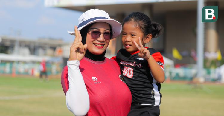 Indonesia kembali menorehkan prestasi gemilang di SEA Games 2025 dengan meraih medali emas ke-69 di SAT Football Stadium, Bangkok, pada Rabu (17/12/2025). (Bola.com/Bagaskara Lazuardi)