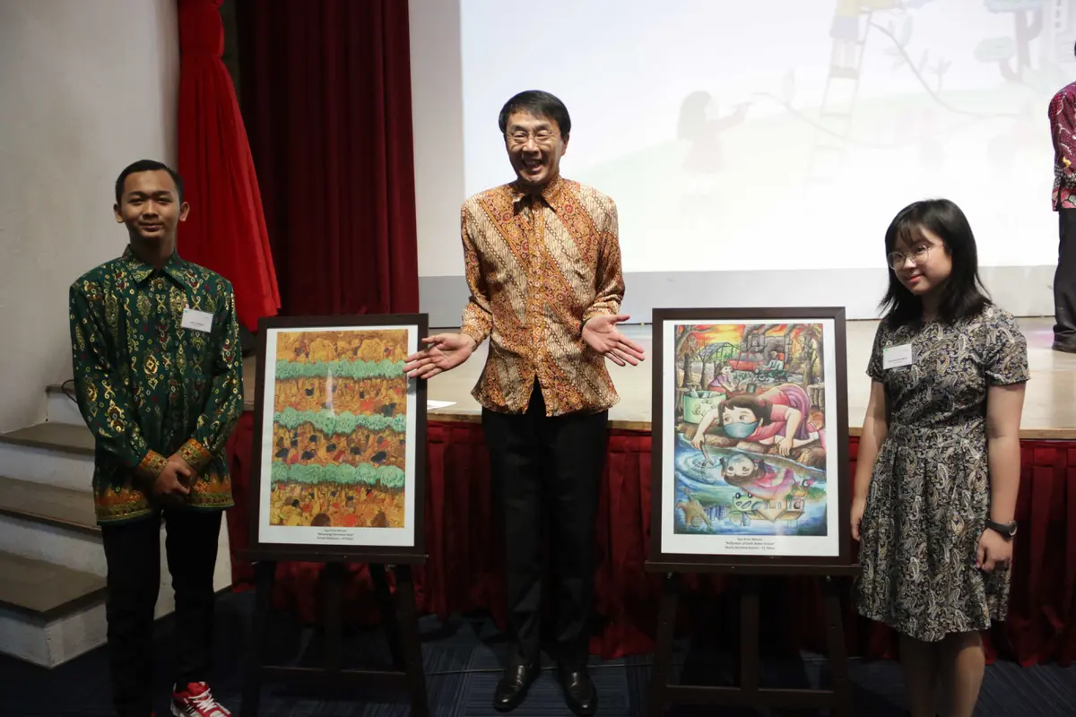 Dua Anak Indonesia Menang Lomba Lukis di Jepang