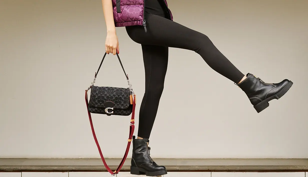 Koleksi ini terbuat dari organic cotton yang dibuat tanpa pupuk dan pestisida kimia. [Coach]