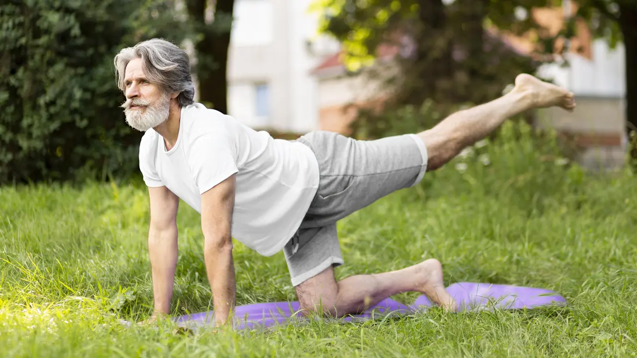 Ilustrasi lansia yoga