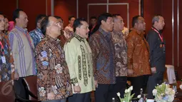 Menko Polhukam, Tedjo Edhy Purdijatno (ketiga kiri) saat menghadiri acara Simposium Nasional Cybersecurity (SNCS), Jakarta, Rabu (3/6/2015). Presiden Jokowi berhalangan hadir untuk membuka acara tersebut. (Liputan6.com/Faizal Fanani)