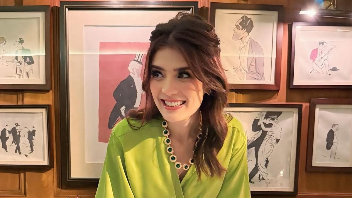 6 Potret Carissa Puteri Rayakan Ulang Tahun ke-41 Kenakan Baju Hijau Senada dengan Rok Blink-Blink