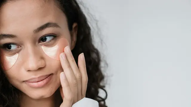 cara alami atasi mata panda