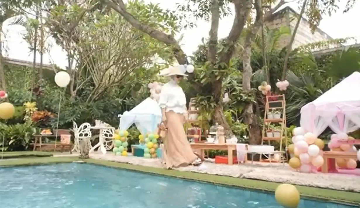 Syahrini Ultah ke-39 (Instagram/princessyahrini)