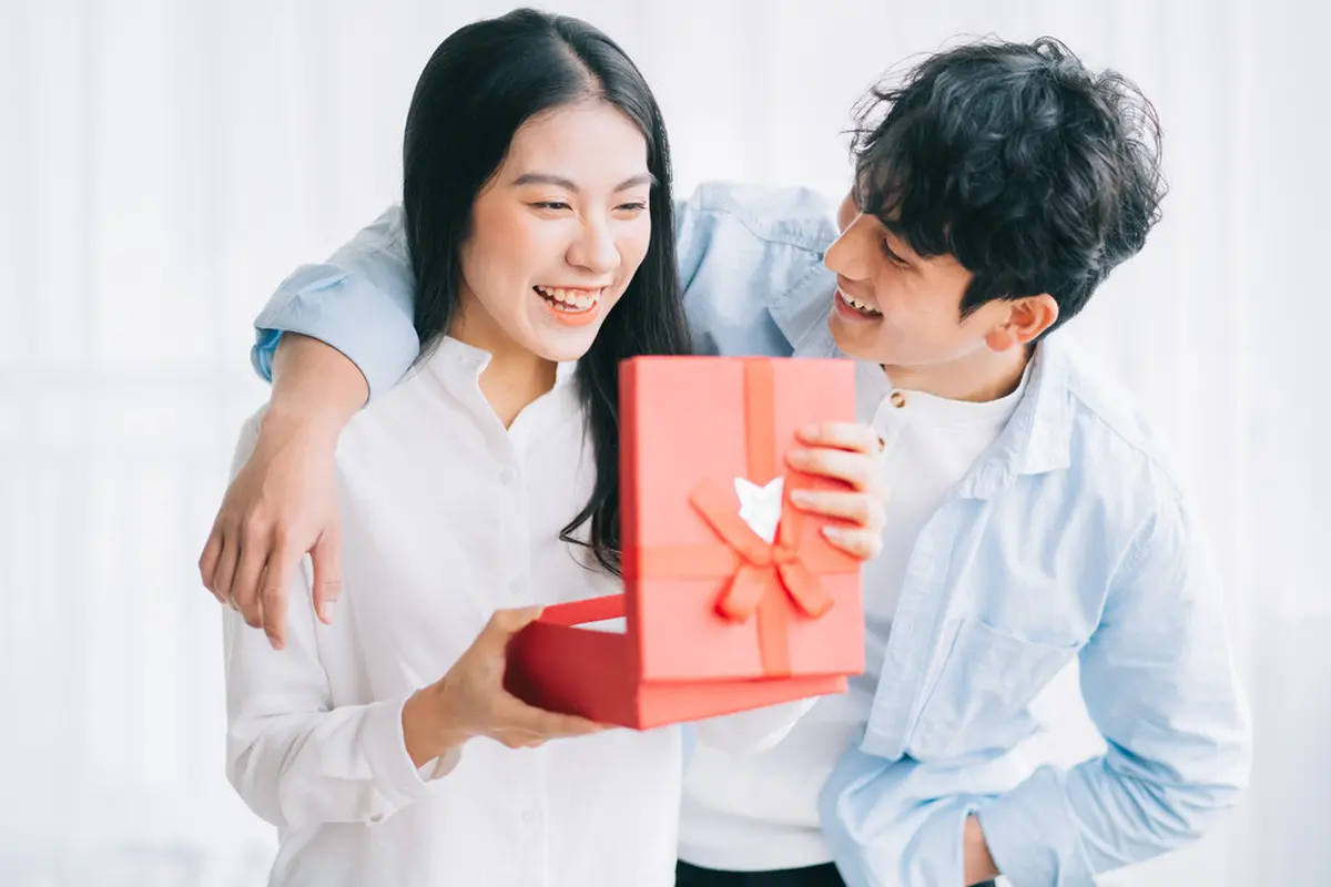 Kado Valentine Paling Manis dan Tak Lekang oleh Waktu, Pilih Tabungan Emas di BRImo!