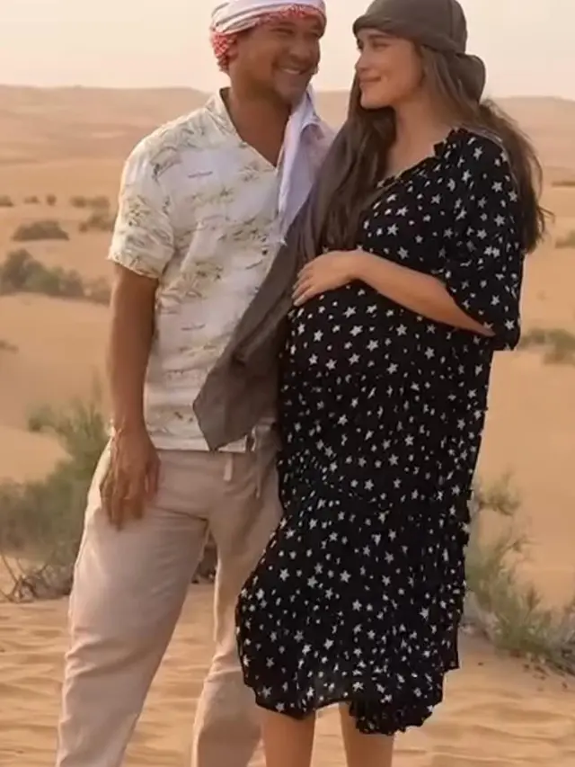 6 Gaya Minimalis Yasmine Wildblood Babymoon ke Timur Tengah, Tampil Cantik dengan Keffiyeh