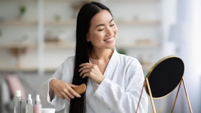 Rambut Berminyak dan Gampang Lepek Bikin Penampilan Kurang Oke, Begini Trik Perawatan yang Tepat