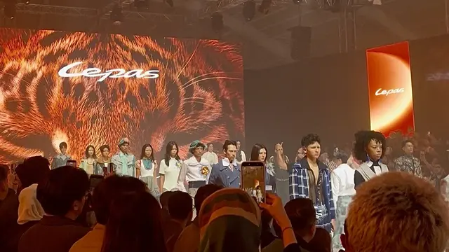 Peragaan Busana Kolaborasi LEPAS pada Jakarta Fashion Week 2027