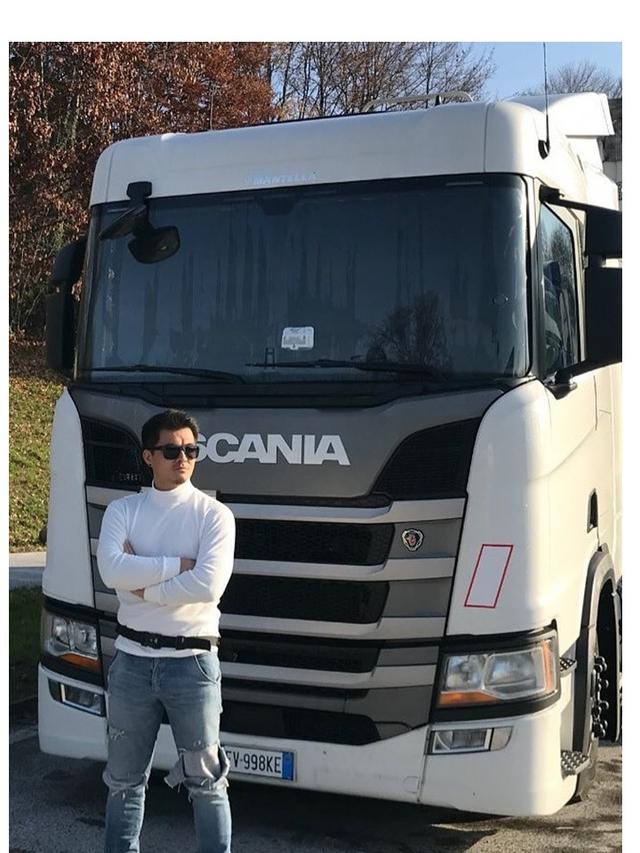 Ingat Roy Jordy di Angling Dharma? Ini 7 Potret Terbarunya yang Tetap Awet Muda