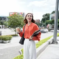 Ilustrasi perempuan tampil segar di tengah kesibukan. (c) googgig987/Depositphotos