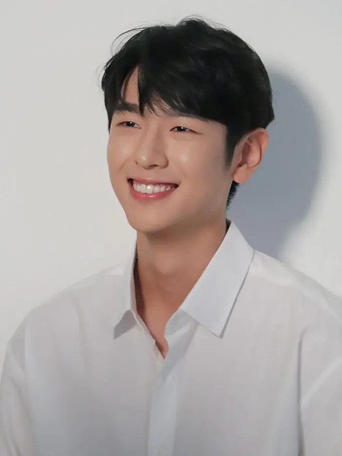 Lee Jung Jun (Foto: Instagram/right_jun_)