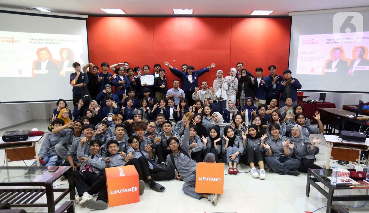 Peserta dan narasumber berfoto bersama usai gelaran program Liputan6 Connect di Aula Lantai 3 Kampus Trisakti School of Multimedia, Jakarta Timur, pada Kamis 2 April 2026. Liputan6.com kembali menghadirkan program Liputan6 Connect. (Liputan6.com/Helmi Fithriansyah)
