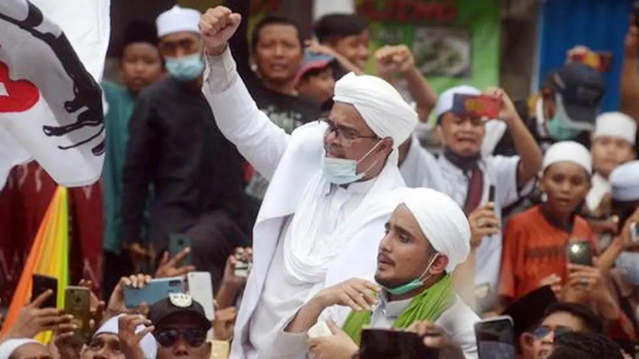 Banner Infografis Kerumunan di Petamburan dan Potensi Klaster Covid-19. (Merdeka.com/Imam Buhori)