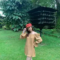 "Cyber, verbal. Fisik juga aku dijambak, dikurung di kamar mandi," ujar Lyodra dalam konferensi pers virtual serial 7 Hari Sebelum 17 Tahun, Jumat (12/2/2021). (Instagram/lyodraofficial)