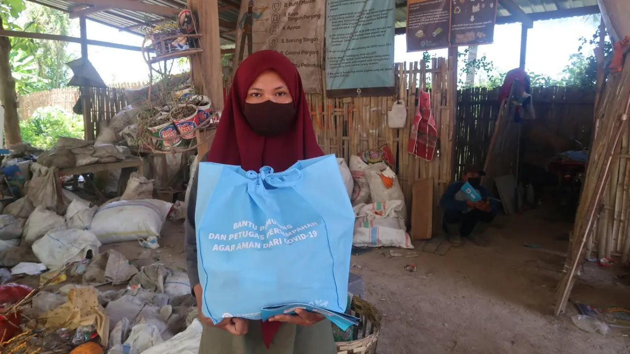 Bantuan Pengaman dari Covid-19 untuk Pemulung dan Petugas Kebersihan