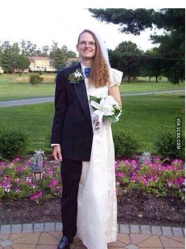 Gaya Nyeleneh Pasangan Pengantin Saat Menikah Ini Bikin Tepuk Jidat