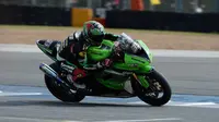 Pebalap Manual Tech KYT Kawasaki Racing, Ahmad Yudhistira, masih berpeluang menjadi juara ARRC 2017 kelas Supersport 600. (Manual Tech KYT Kawasaki Racing)