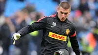Kiper Manchester United (MU), Sam Johnstone, menjalani masa pinjaman di Aston Villa. (AFP/Paul Ellis)