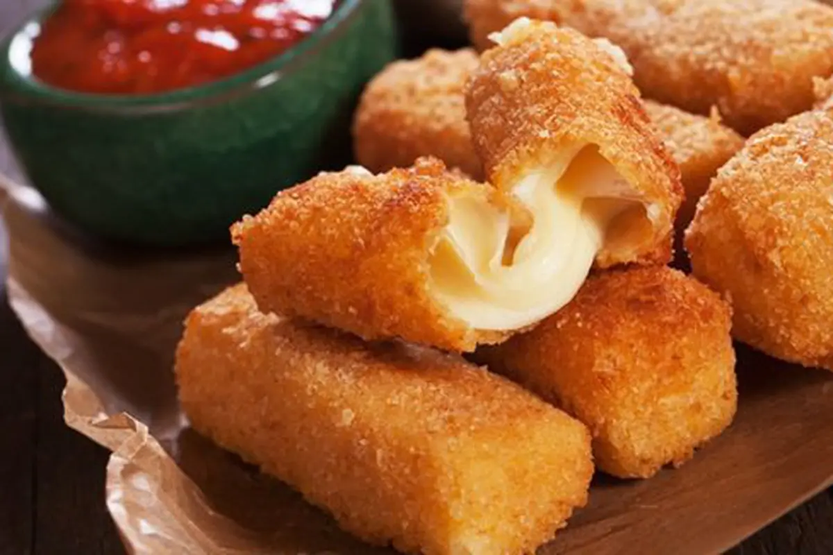 Kroket kentang mozarella/copyright Recipe This.com
