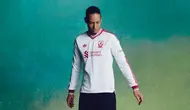 Liverpool Rilis Jersey Tandang Musim 2026/2027, Usung Nuansa Klasik Era 1980-an
