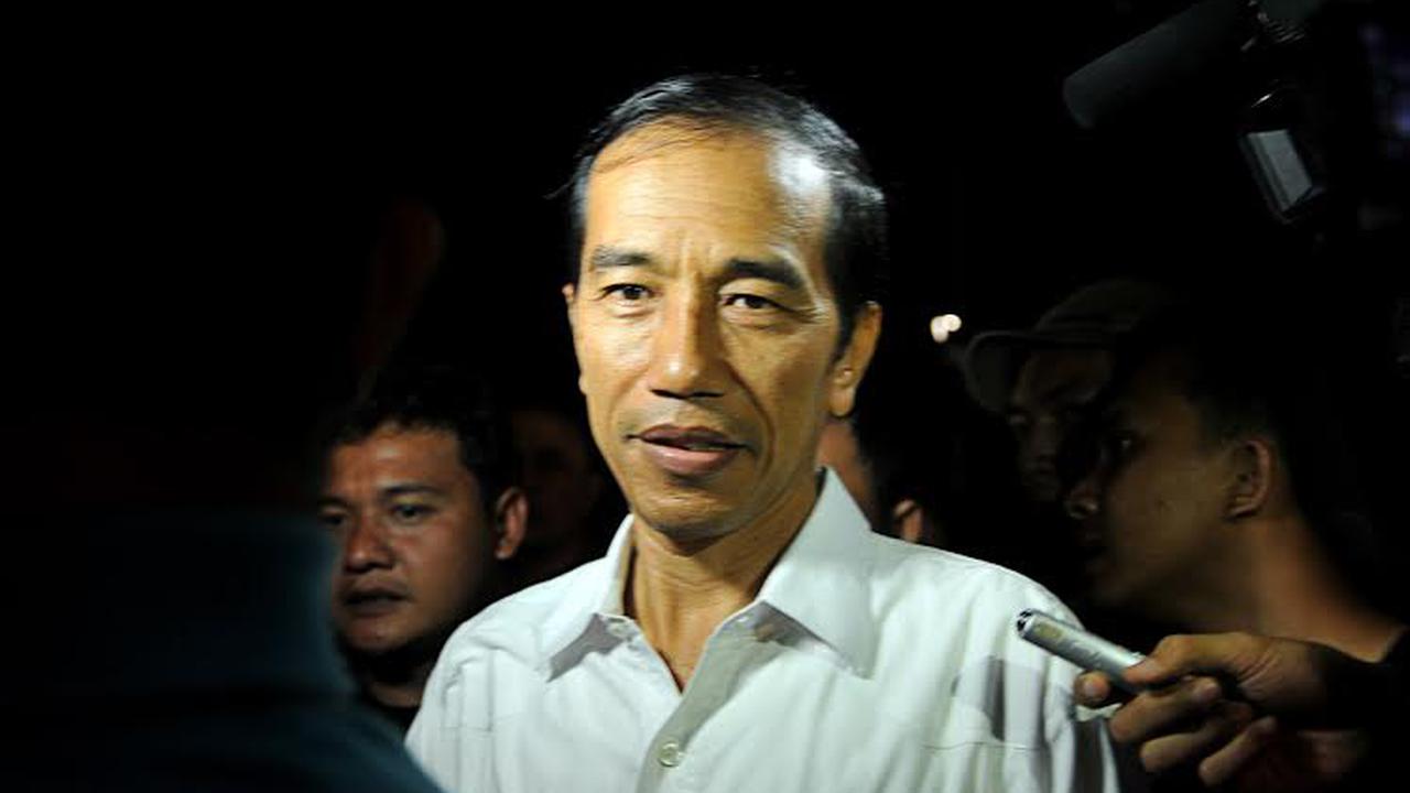 [FOTO] Usai Dicalonkan, Jokowi Tak Mau Diganggu