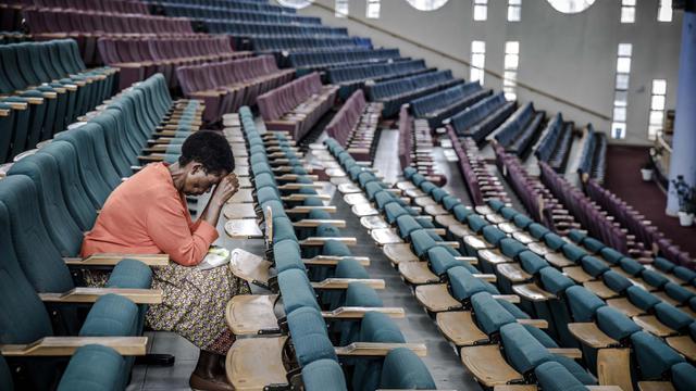 Saat Dunia Terperangkap Sunyi