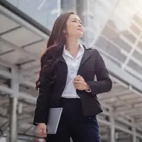 Ilustrasi perempuan bekerja/copyright shutterstock