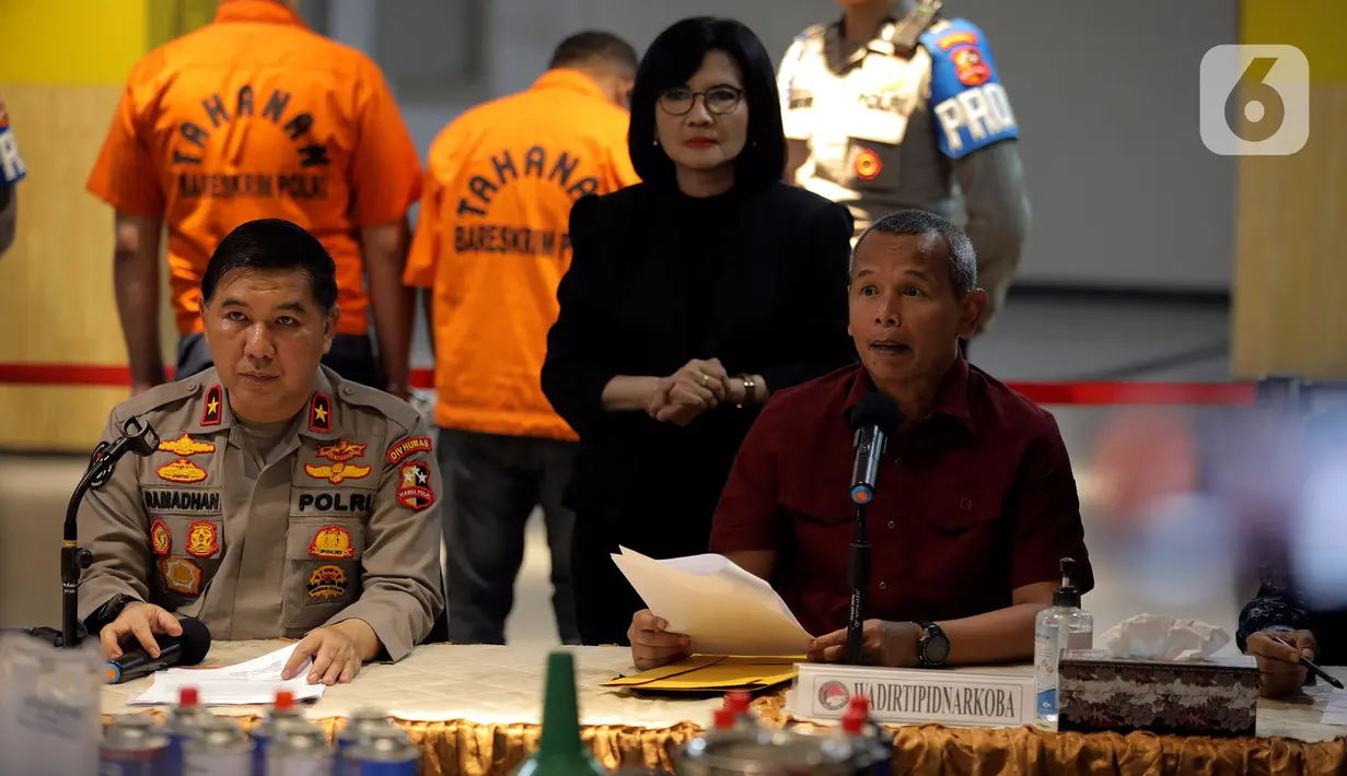 Selain itu, masih ada juga tiga orang yang masuk dalam Daftar Pencarian Orang (DPO) dua diantaranya merupakan WNA dan satu WNI. (Liputan6.com/Johan Tallo)