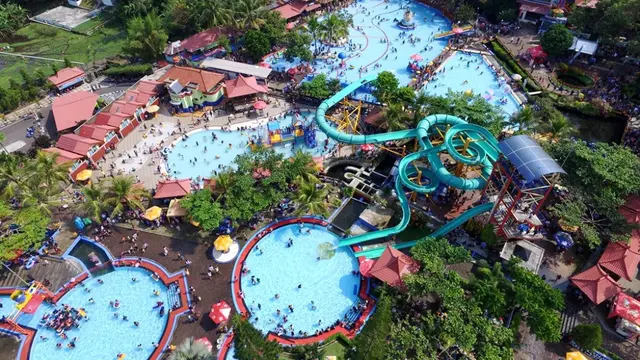 Owabong Waterpark, destinasi wisata andalan Purbalingga. (Foto: Liputan6.com/Muhamad Ridlo)