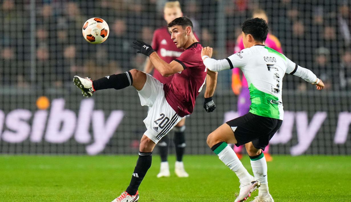 Memasuki babak kedua, tim asuhan Jurgen Klopp tidak mengendurkan pola permainan. (AP Photo/Petr David Josek)