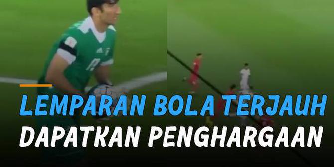 VIDEO: Buat Lemparan Bola Terjauh, Kiper Iran Dapatkan Penghargaan Dunia