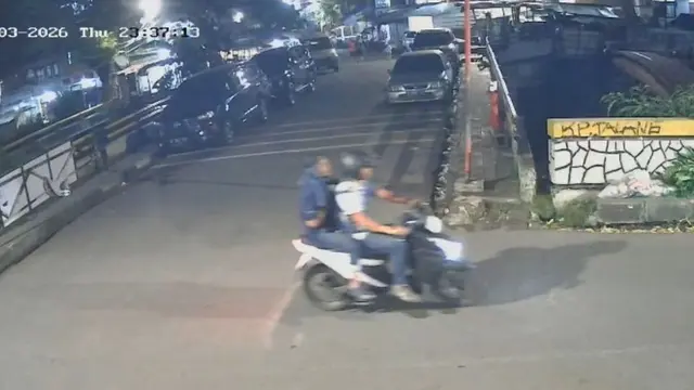 Dua pengendara motor yang diduga menyiram air keras ke Wakil Koordinator Komisi untuk Orang Hilang dan Korban Tindak Kekerasan (KontraS), Andrie Yunus (Istimewa)