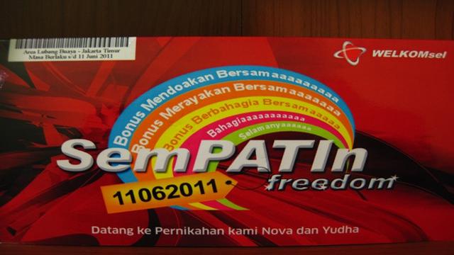 Desain Undangan Pernikahan Unik