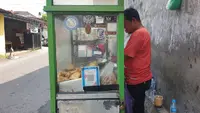 Merantau dari Kuningan, Asep Tekuni Usaha Gorengan di Jogja dengan Omzet Rp500 Ribu Sehari