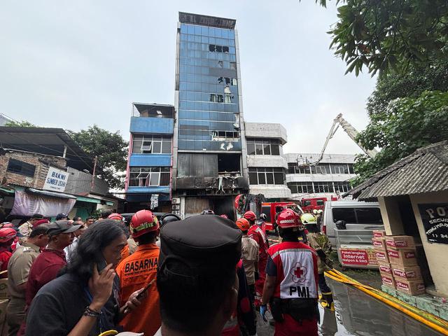 2. Polisi Ungkap Fakta Mencengangkan: Gedung Terra Drone Ternyata Hanya Punya Satu Pintu Keluar