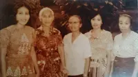 Foto kenangan Heryani Busono, eks tapol peristiwa 1965. (Liputan6.com/Edhie Prayitno Ige)