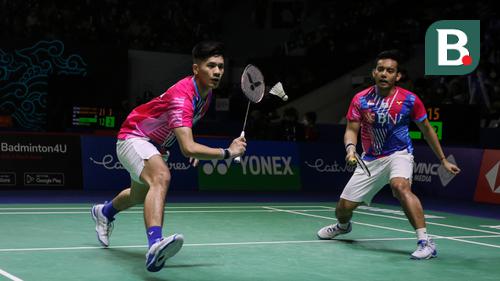 Porno birinchi marta uka va singlisi kichik