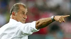 Coach of the Turkish national team Fatih Terim gesturs during the Euro 2008 Championships quarter-final football match Croatia vs. Turkey on June 20, 2008 at Ernst Happel Stadium in Vienna. AFP PHOTO / DDP - RONNY HARTMANN