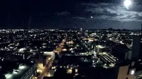 Penampakan bola bercahaya terlihat di langit Phoenix, Arizona, Amerika Serikat. Warga setempat menduga UFO (Twitter@CityofPhoenixAZ)