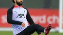 Pemain Liverpool Mohamed Salah mengambil bagian dalam sesi latihan tim di Pusat Pelatihan AXA, Liverpool, Inggris, 20 Februari 2023. Liverpool akan menghadapi pertandingan sepak bola leg pertama babak 16 besar Liga Champions UEFA melawan Real Madrid. (Lindsey Parnaby/AFP)