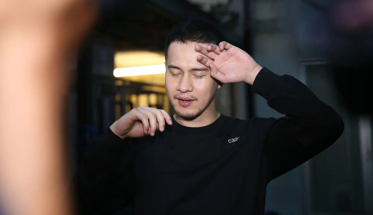 "Itu bahagia sekali, sampai nangis saya," kata Herjunot Ali yang suka mengaku sejak usia 21 tahun mulai menciptakan lagu. (Nurwahyunan/Bintang.com)