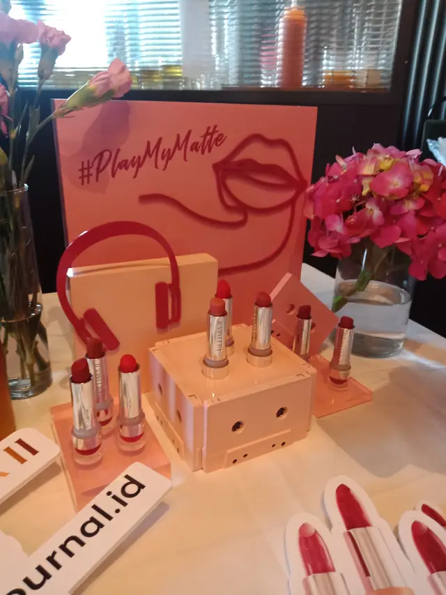 Perpaduan Lipstik dan Musik yang Gambarkan Mood Sehari-hari