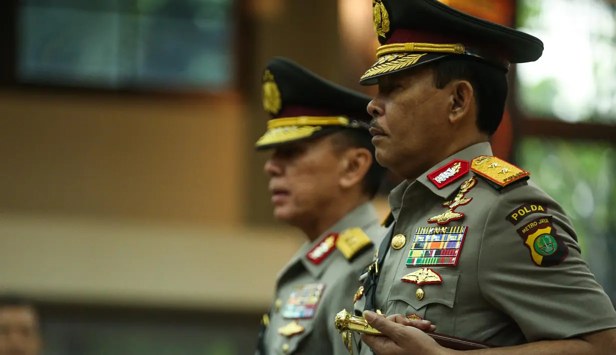 Irjen Idham Azis mengikuti acara serah terima jabatan di Rupatama Mabes Polri, Rabu (26/7). Idham Aziz resmi menjabat Kapolda Metro Jaya menggantikan Irjen Mochamad Iriawan yang dilantik sebagai Asisten Operasi Kapolri. (Liputan6.com/Faizal Fanani)