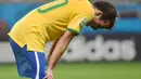 Tampil sebagai pengganti Neymar, Bernard tak mampu berbuat banyak. Ia harus menyaksikan kekalahan tragis Brasil saat dibantai Jerman 7-1, Estadio Mineirao, Rabu (9/7/2014)  (AFP PHOTO / PEDRO UGARTE)